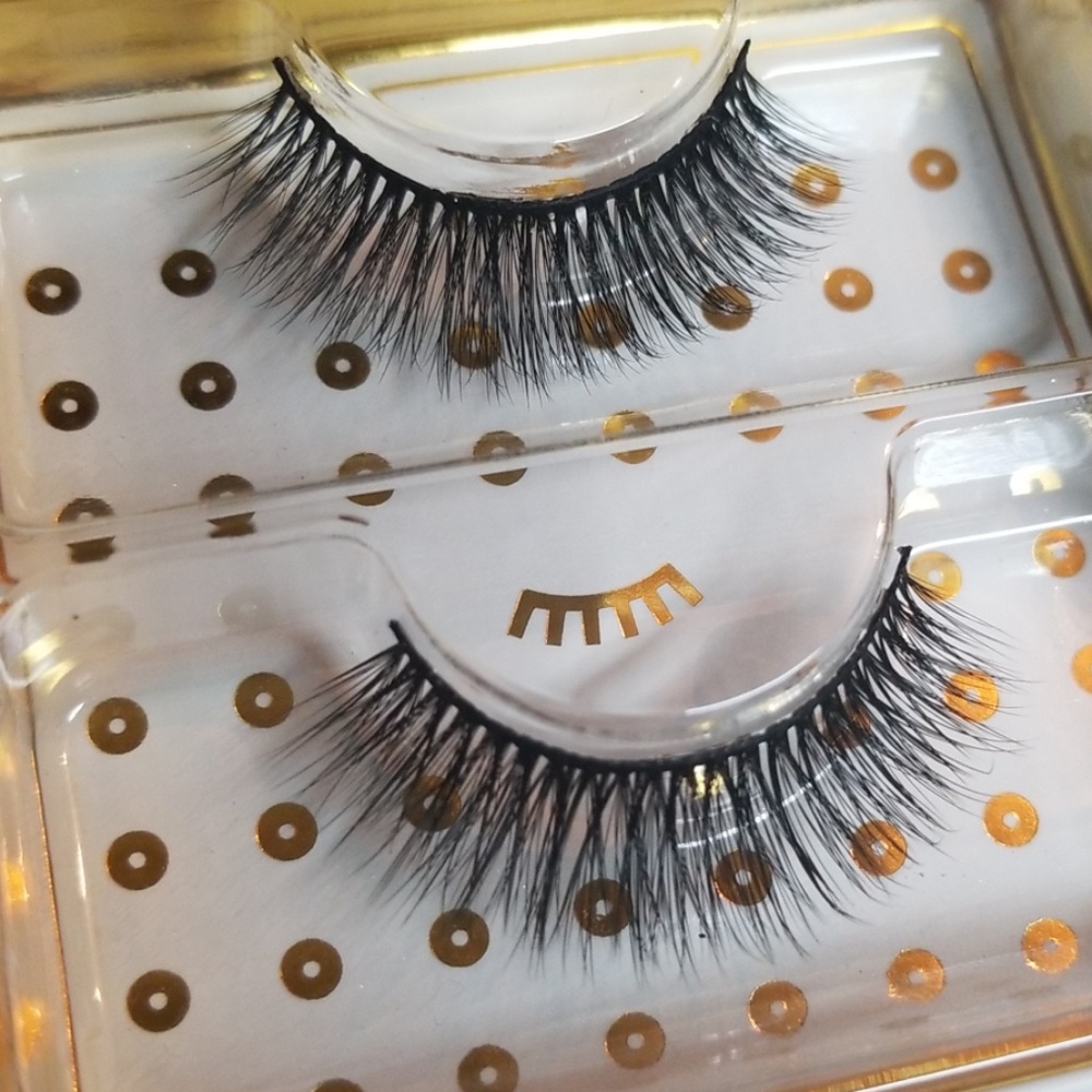Black| Silk Eyelashes | NWT